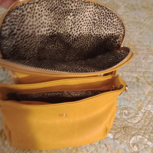 Handbag - Picture 3 of 4